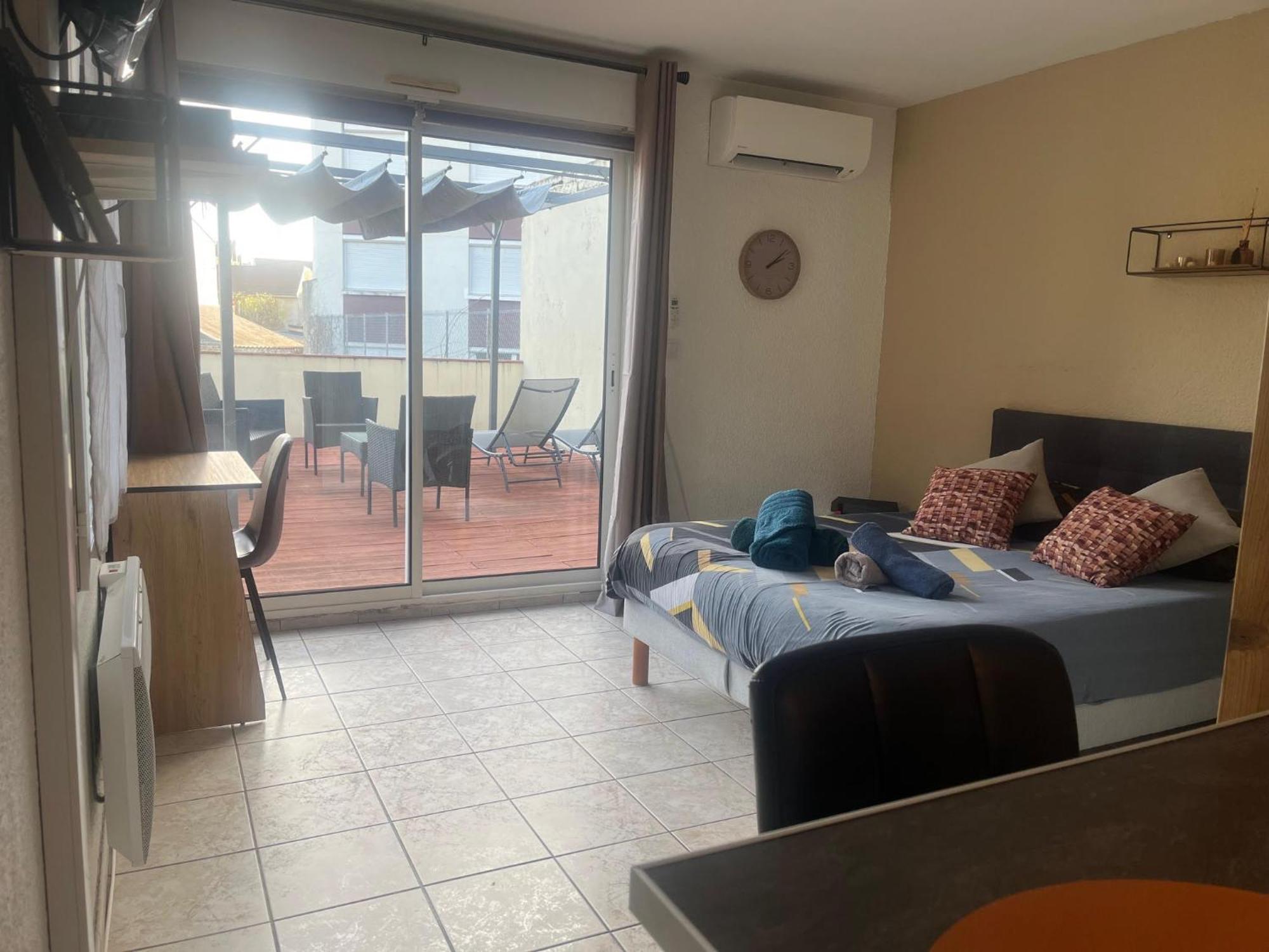 Studio Climatise Et Grande Terrasse Tarbes Centre Eksteriør bilde